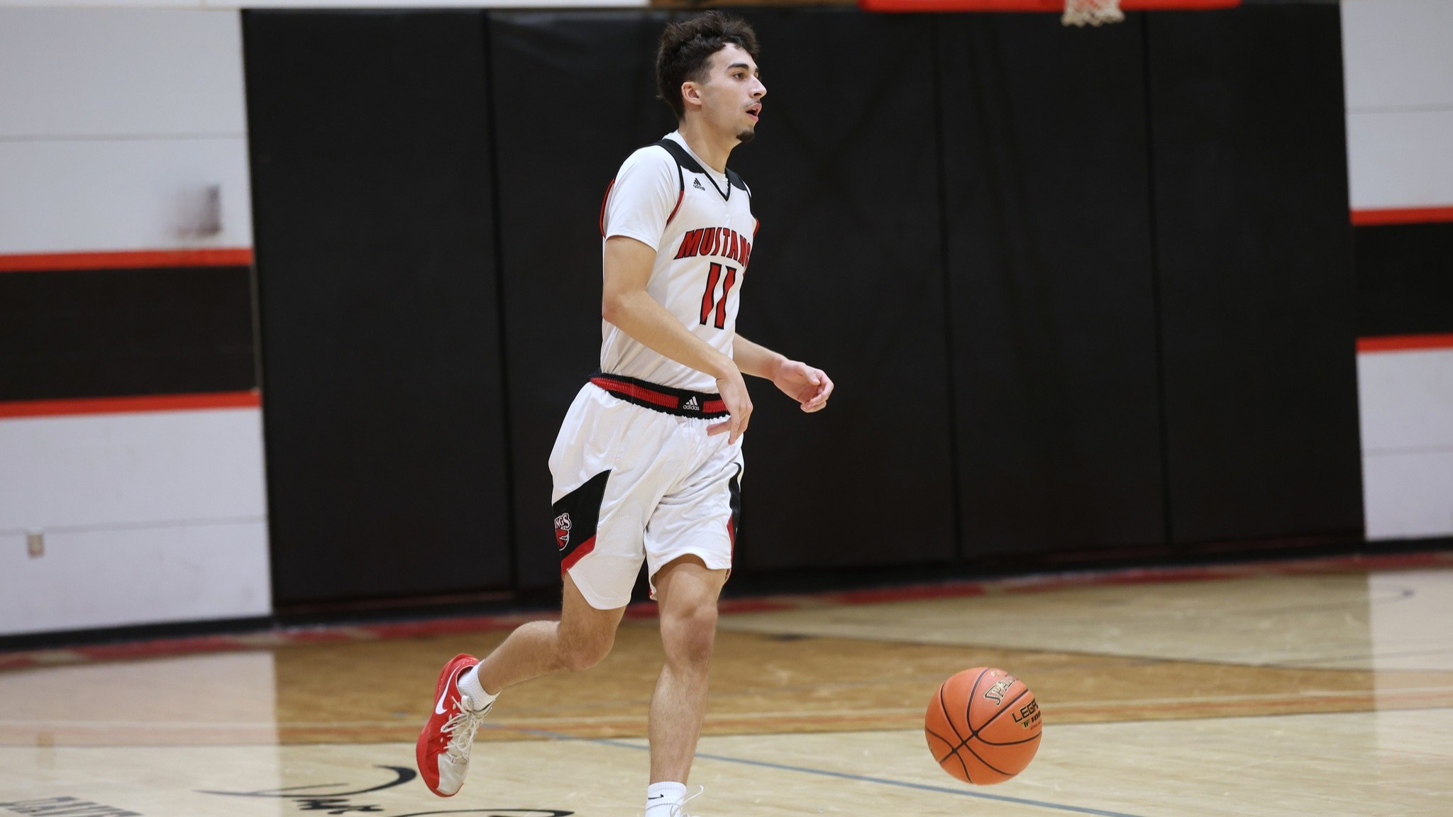 Mustangs Soar Past Golden Eagles, 126-87