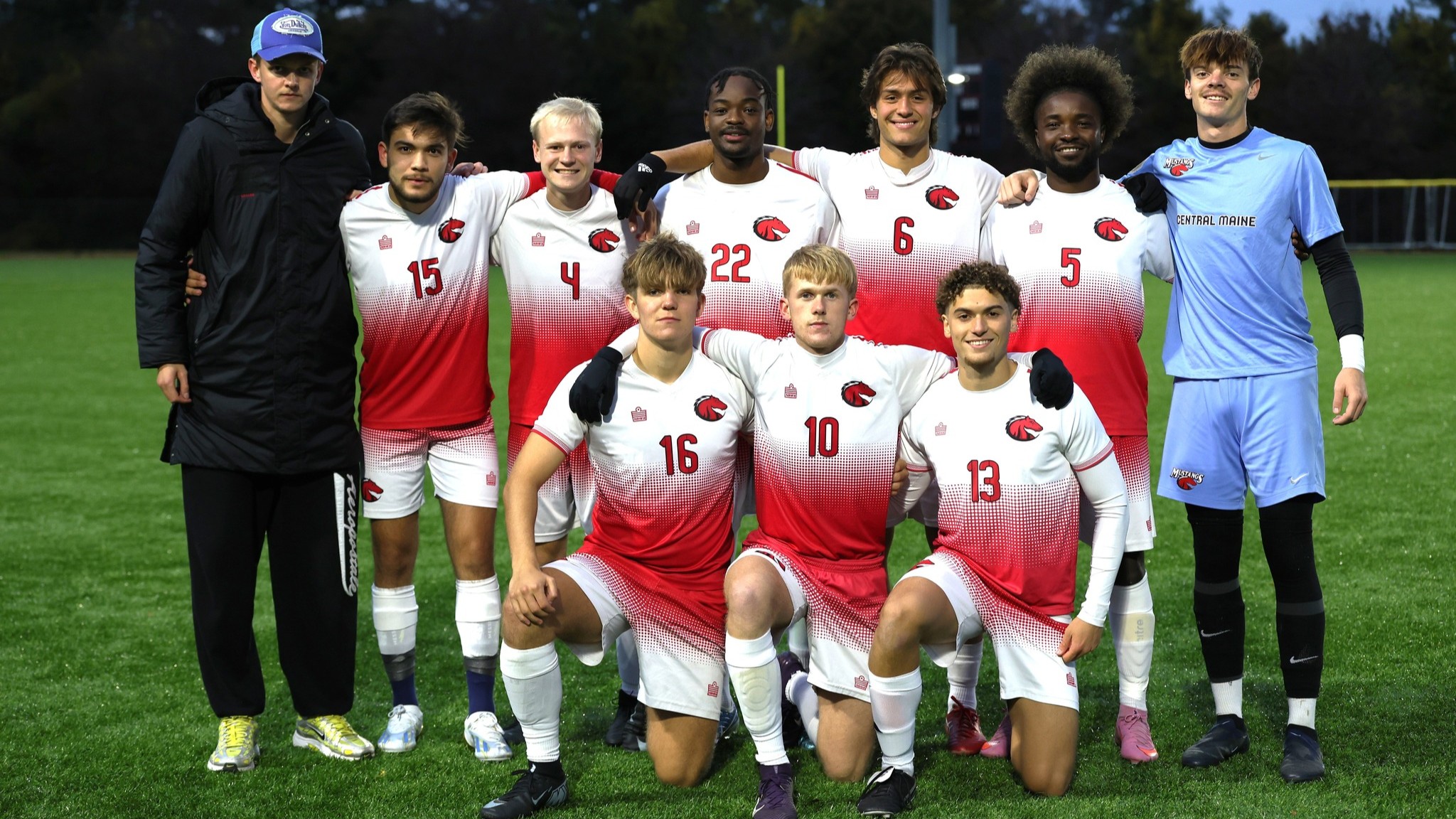 Mustangs Cap Undefeated YSCC Campaign on Senior Night