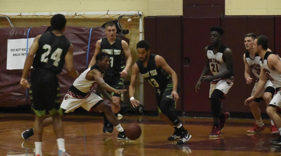 Knights get 22 points from Titus Smith in 69-58 win over CMCC